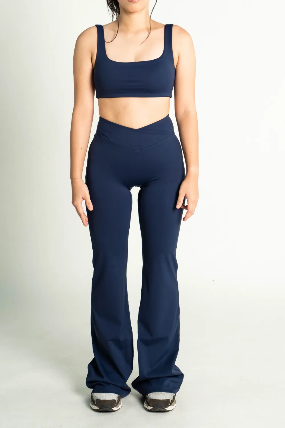 Pigeon_Pose_Flarred_Pants_Leggings_Blue_Front_1_Fourmph