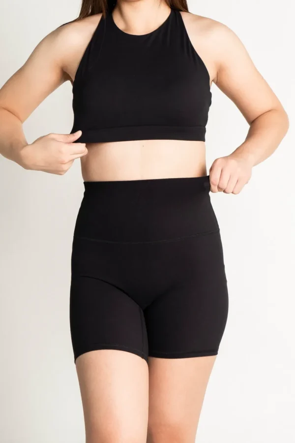 Warrior_Flow_Sports_Bra_Black_Front_3_Fourmph